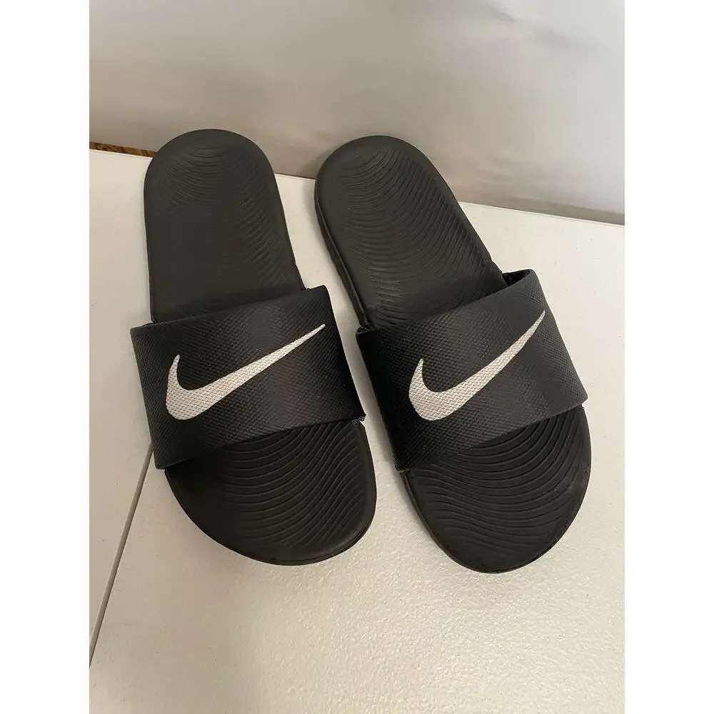 NIKE black slides‎ youth sandals Slip on Size 5Y beach pool shoes flip flops